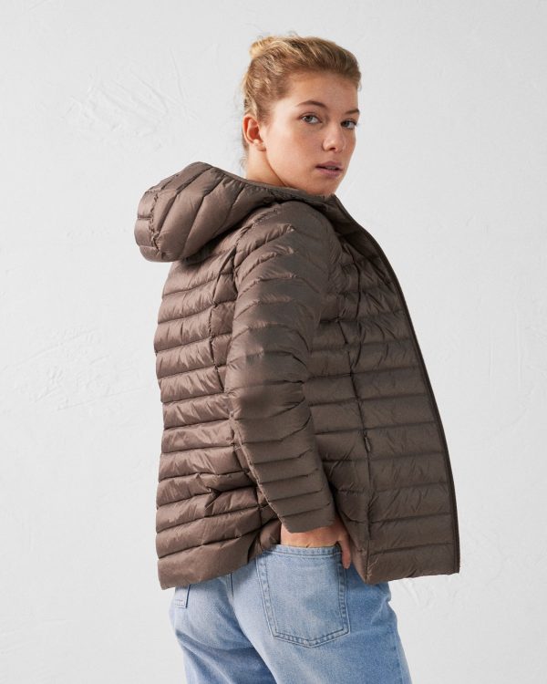 Doudoune légère à capuche Taupe Cloe – Image 3