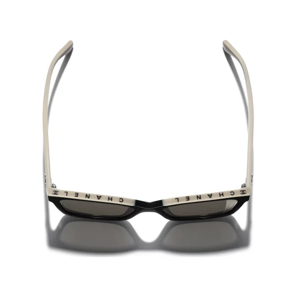 Channel Square Sunglasses – Noir et beige. Verres : marron – Image 4