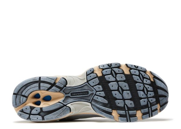 New Balance 530 Vintage Silver Metallic Moonbeam – Image 4