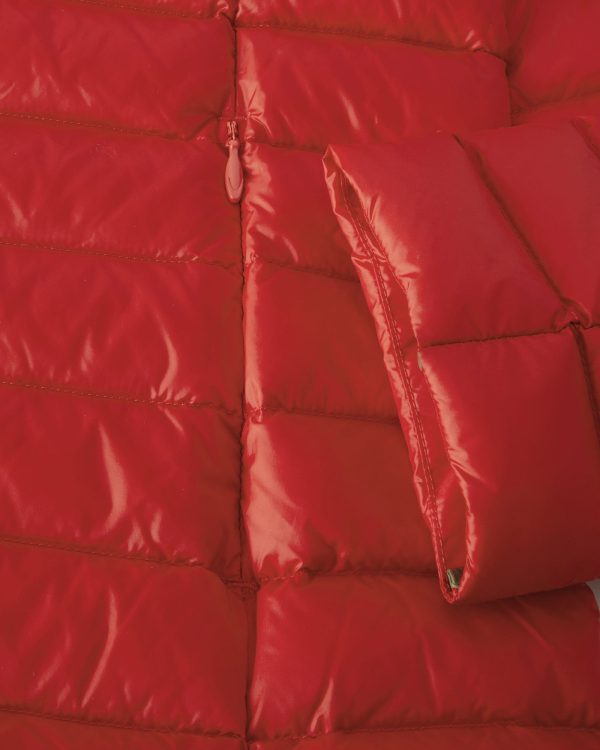 Doudoune légère à capuche Rouge vif Cloe – Image 6