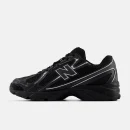 740 Chaussures noires