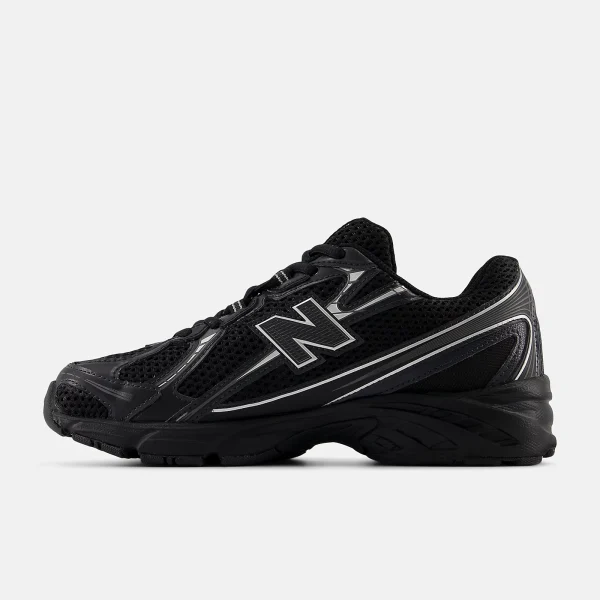 740 Chaussures noires